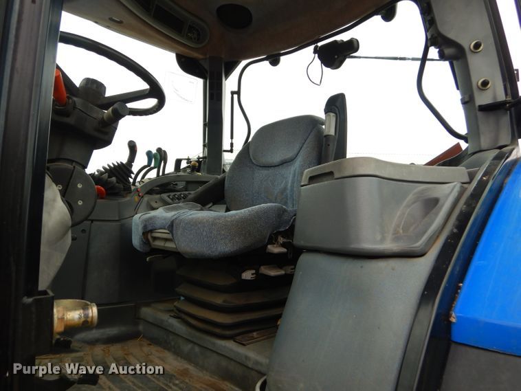 image for item GP9147 2004 New Holland TS115A tractor