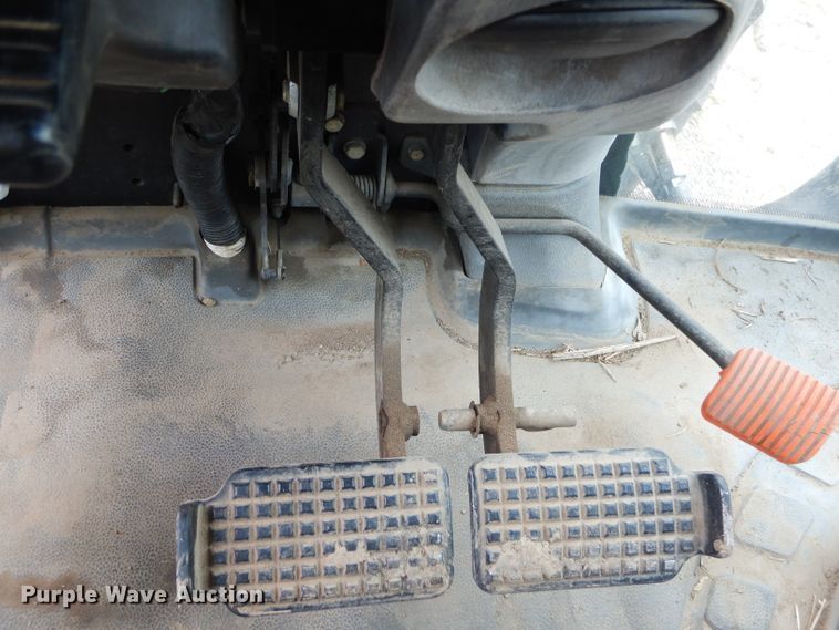 image for item GP9147 2004 New Holland TS115A tractor