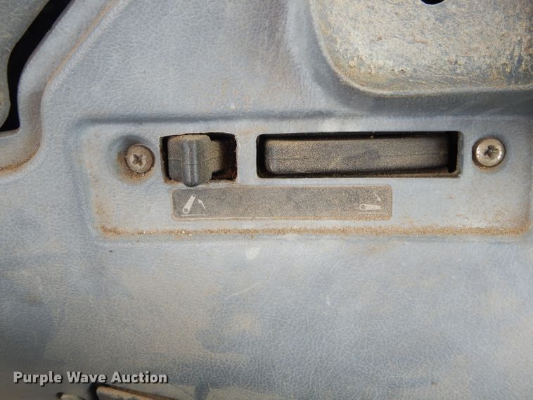 image for item GP9147 2004 New Holland TS115A tractor