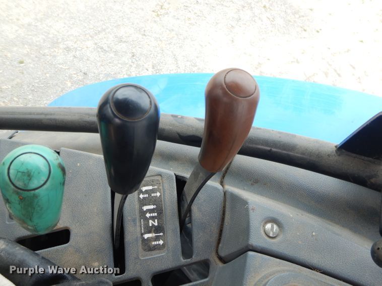 image for item GP9147 2004 New Holland TS115A tractor