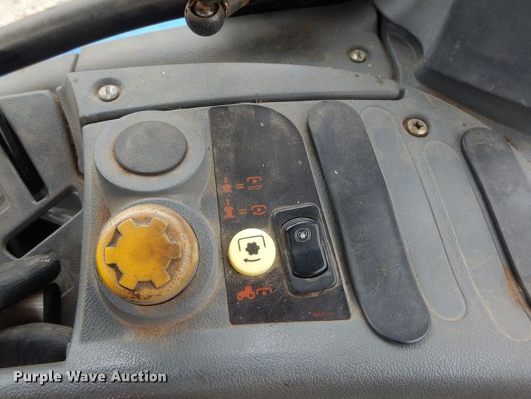 image for item GP9147 2004 New Holland TS115A tractor