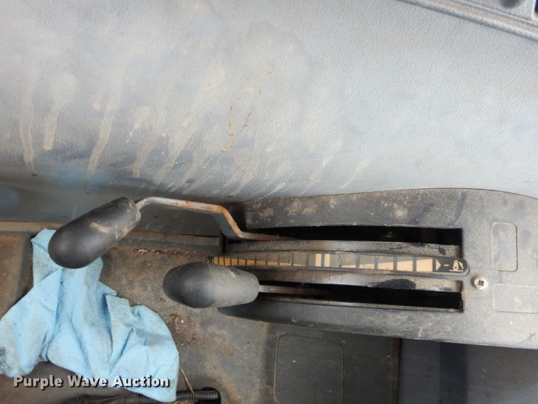 image for item GP9147 2004 New Holland TS115A tractor