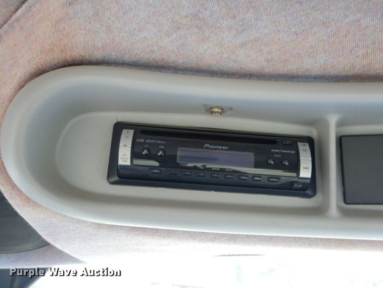 image for item GP9147 2004 New Holland TS115A tractor