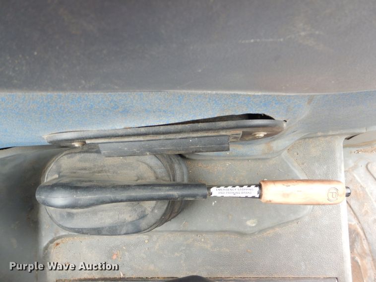 image for item GP9147 2004 New Holland TS115A tractor