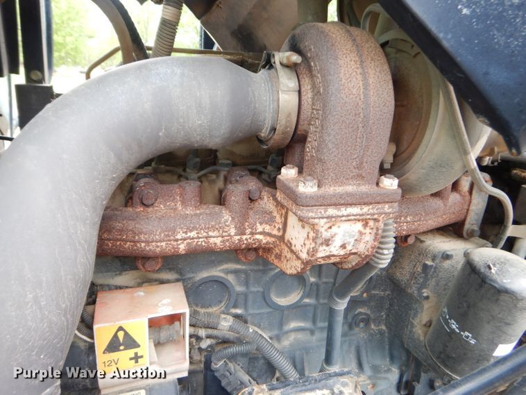 image for item GP9147 2004 New Holland TS115A tractor