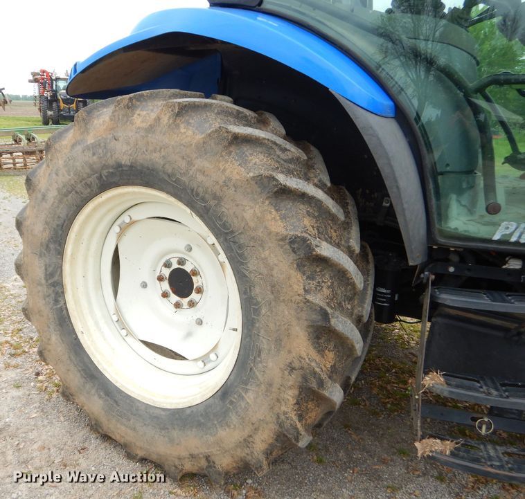 image for item GP9147 2004 New Holland TS115A tractor