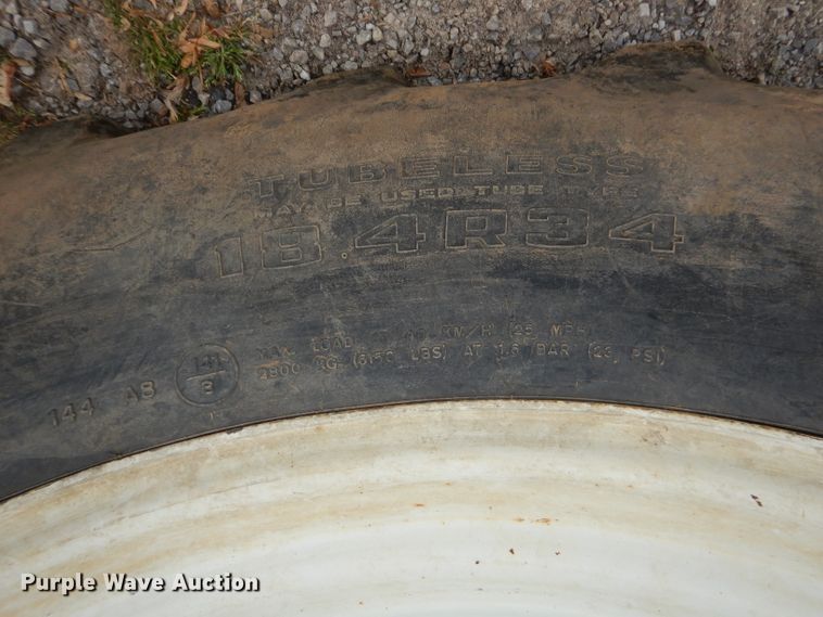 image for item GP9147 2004 New Holland TS115A tractor