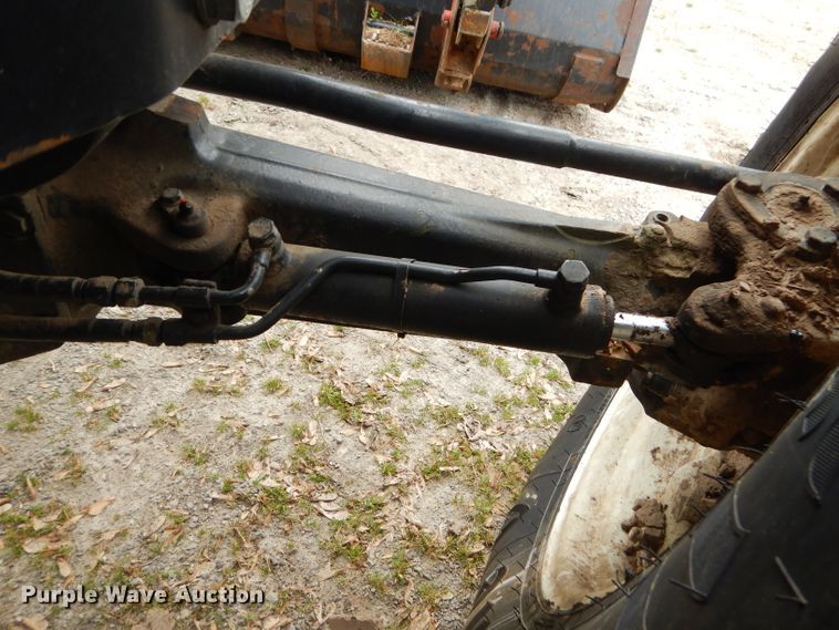 image for item GP9147 2004 New Holland TS115A tractor