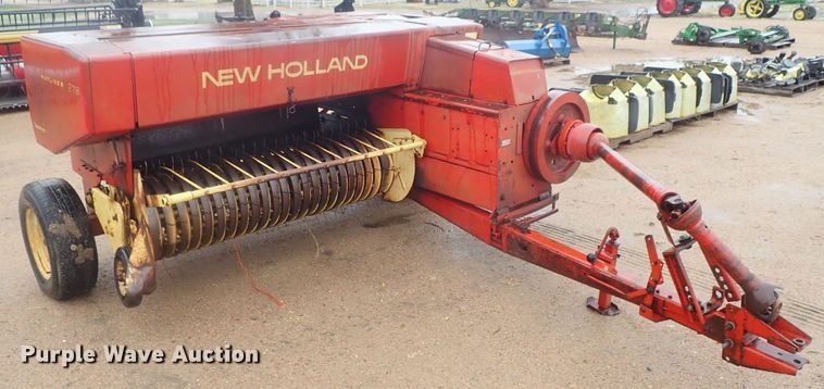 image for item GR9146 New Holland 278 small square baler