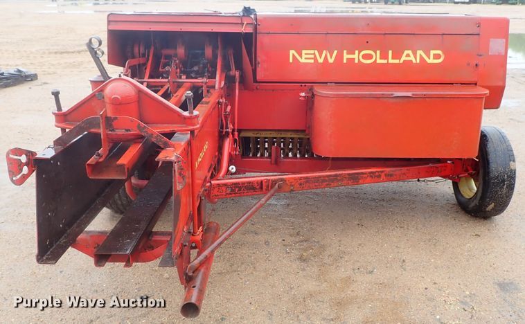 image for item GR9146 New Holland 278 small square baler