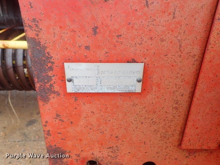 image for item GR9146 New Holland 278 small square baler