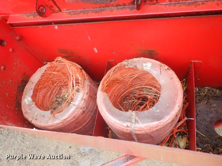 image for item GR9146 New Holland 278 small square baler