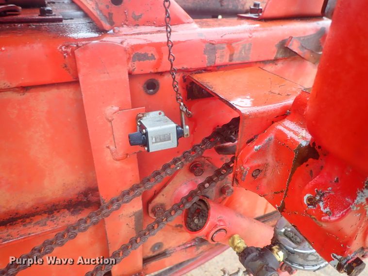 image for item GR9146 New Holland 278 small square baler