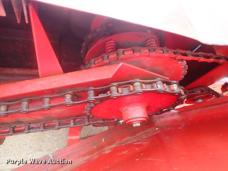 image for item GR9146 New Holland 278 small square baler