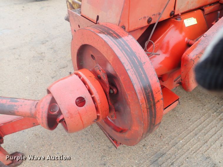 image for item GR9146 New Holland 278 small square baler