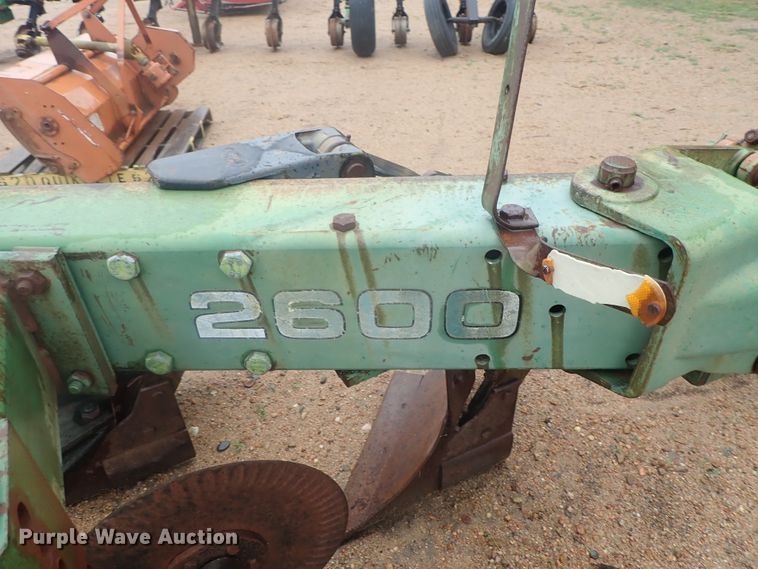 image for item GR9159 John Deere 2600 six bottom plow