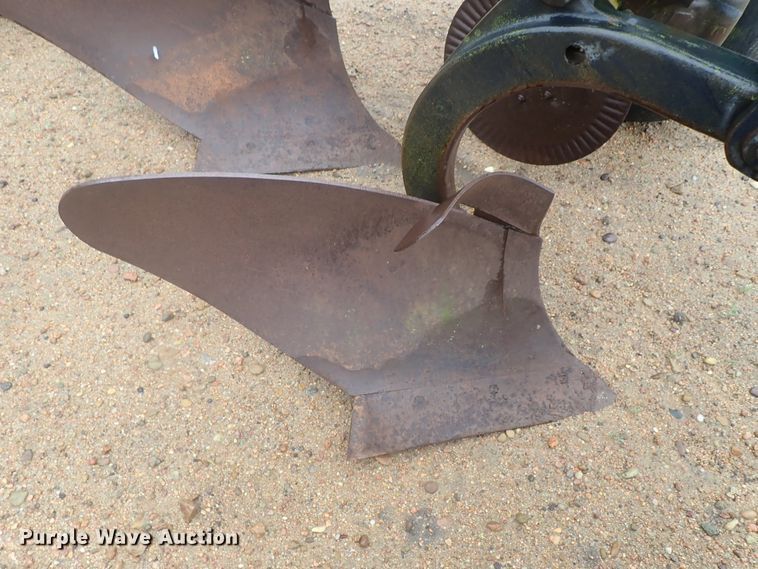 image for item GR9159 John Deere 2600 six bottom plow