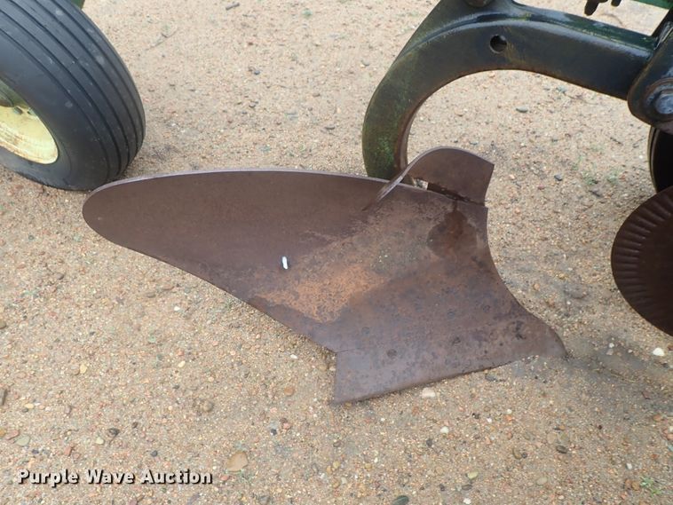 image for item GR9159 John Deere 2600 six bottom plow
