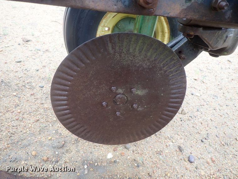 image for item GR9159 John Deere 2600 six bottom plow