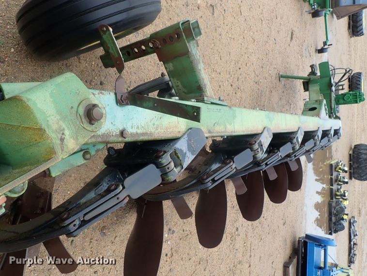 image for item GR9159 John Deere 2600 six bottom plow
