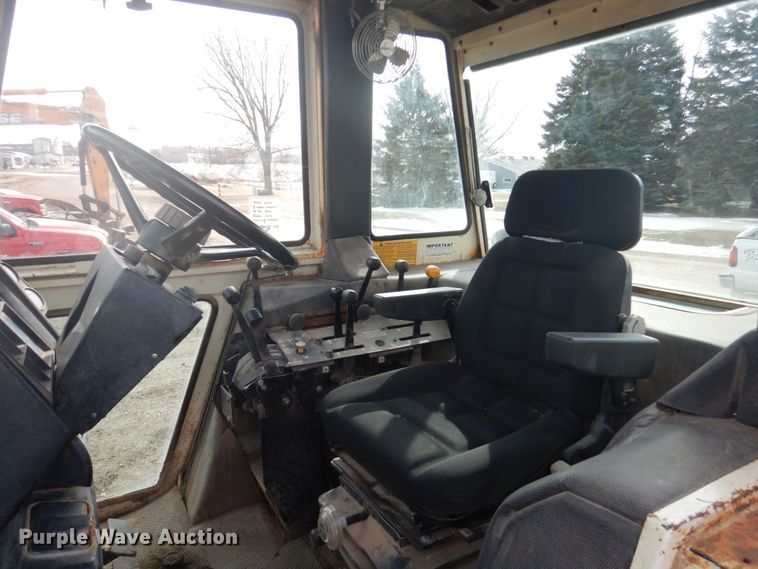 image for item GW9491 Case 2590 tractor