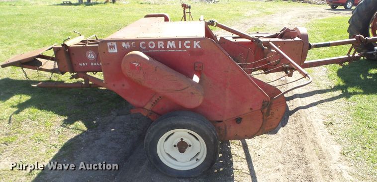 image for item GW9989 McCormick 46 small square baler