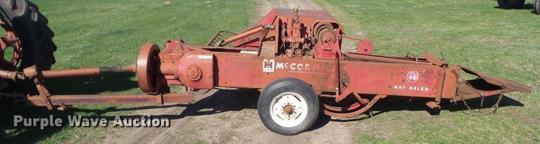 image for item GW9989 McCormick 46 small square baler