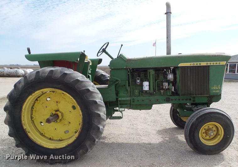 image for item GX9007 1971 John Deere 4620 tractor