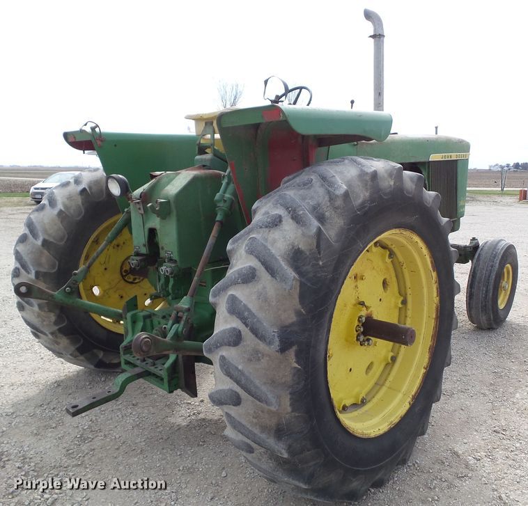 image for item GX9007 1971 John Deere 4620 tractor