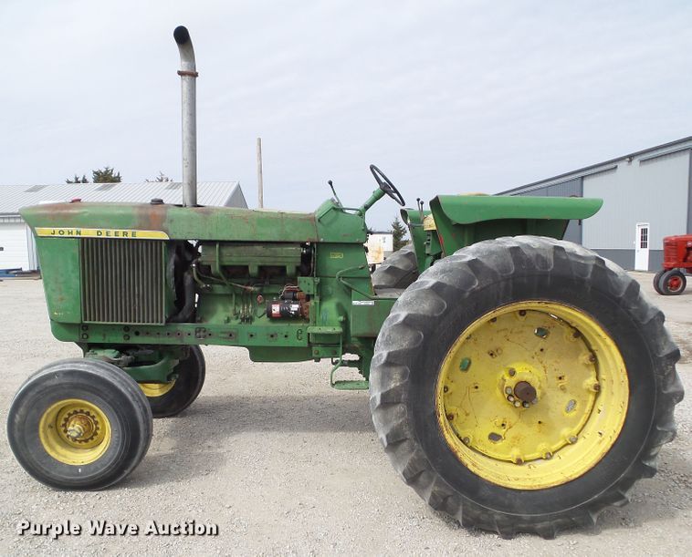 image for item GX9007 1971 John Deere 4620 tractor