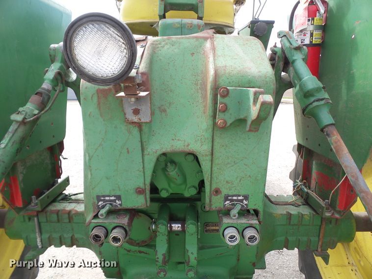 image for item GX9007 1971 John Deere 4620 tractor