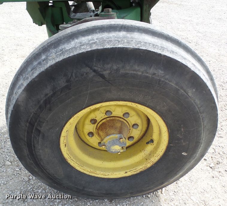 image for item GX9007 1971 John Deere 4620 tractor