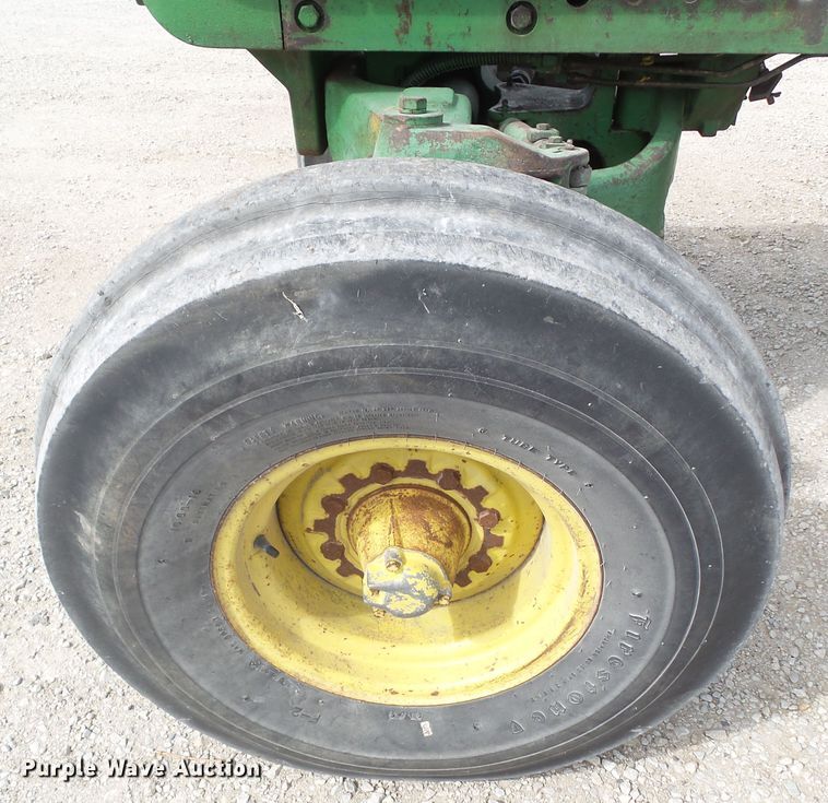 image for item GX9007 1971 John Deere 4620 tractor