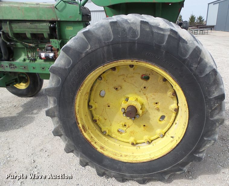 image for item GX9007 1971 John Deere 4620 tractor