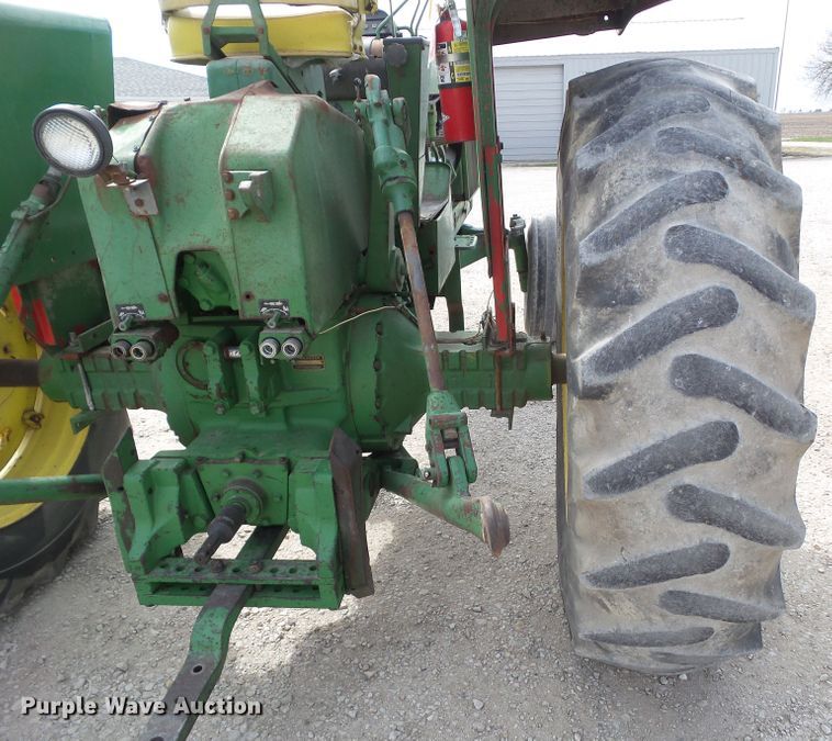 image for item GX9007 1971 John Deere 4620 tractor