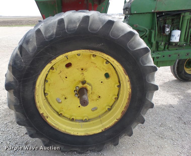 image for item GX9007 1971 John Deere 4620 tractor