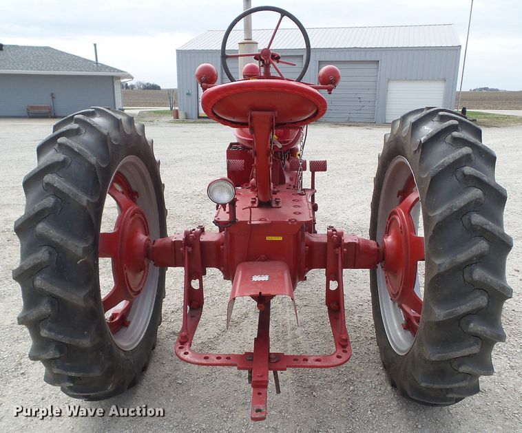 image for item GX9008 1943 Farmall H tractor