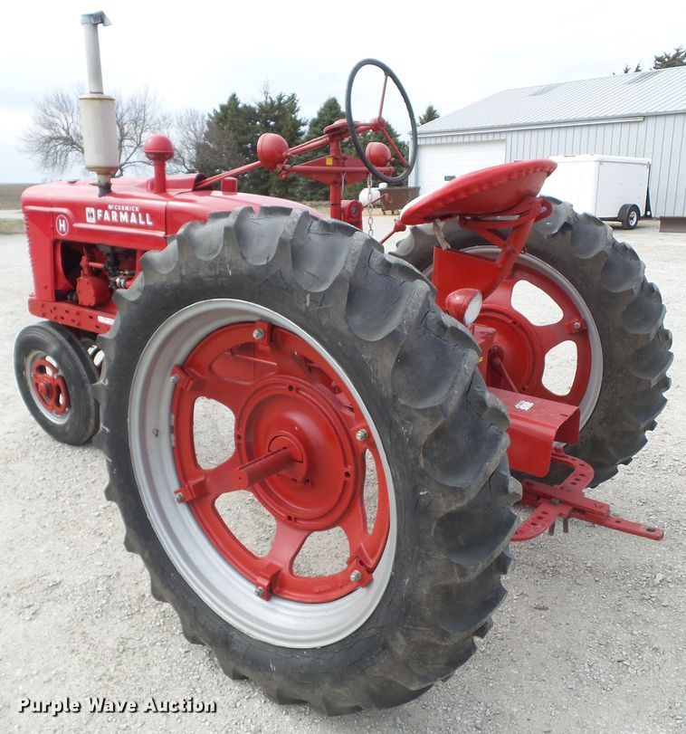 image for item GX9008 1943 Farmall H tractor