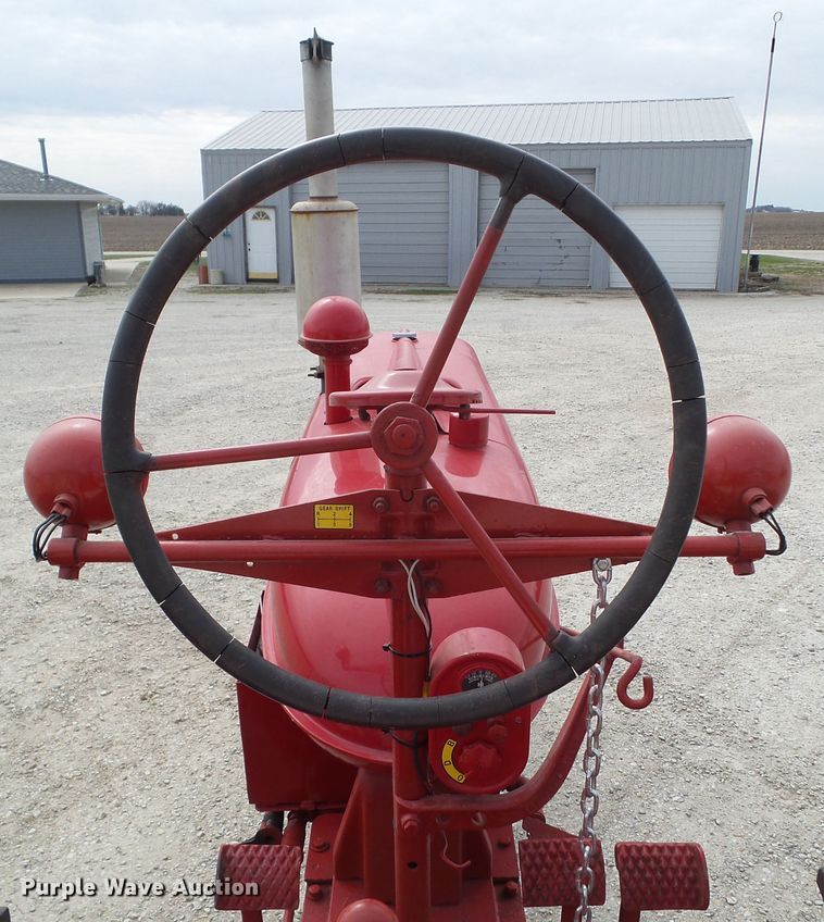 image for item GX9008 1943 Farmall H tractor