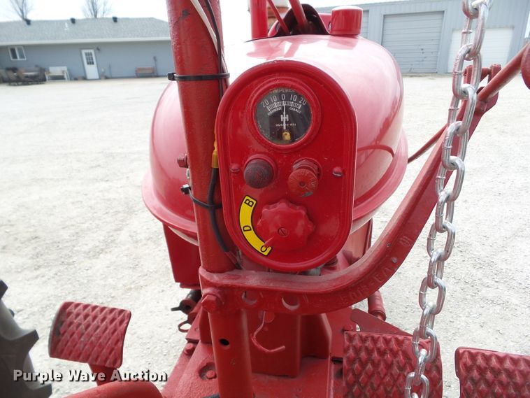 image for item GX9008 1943 Farmall H tractor