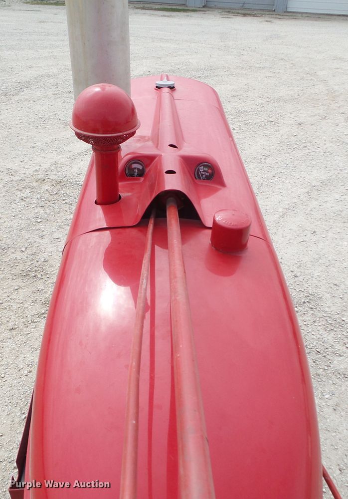 image for item GX9008 1943 Farmall H tractor