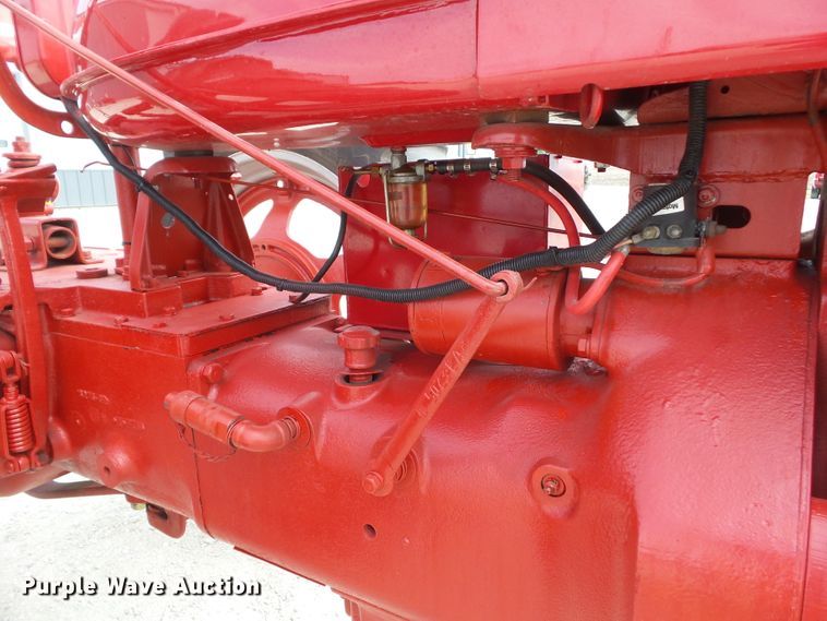 image for item GX9008 1943 Farmall H tractor