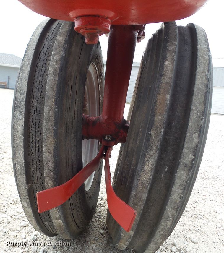 image for item GX9008 1943 Farmall H tractor