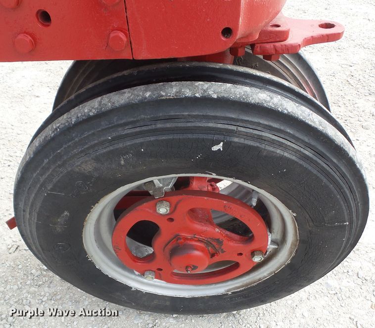 image for item GX9008 1943 Farmall H tractor