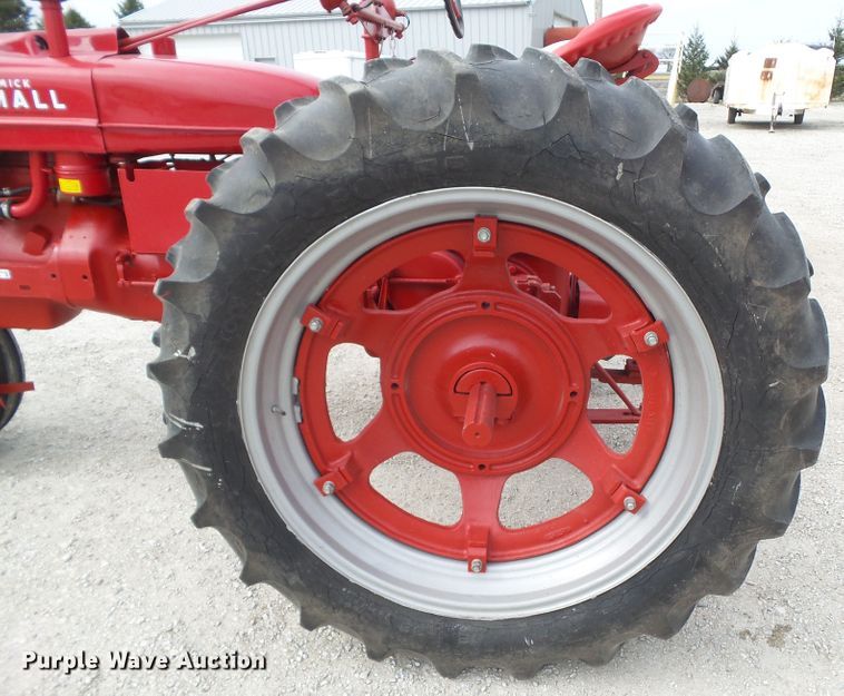 image for item GX9008 1943 Farmall H tractor