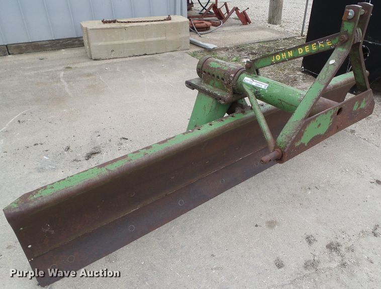 image for item GX9018 John Deere 8'W blade