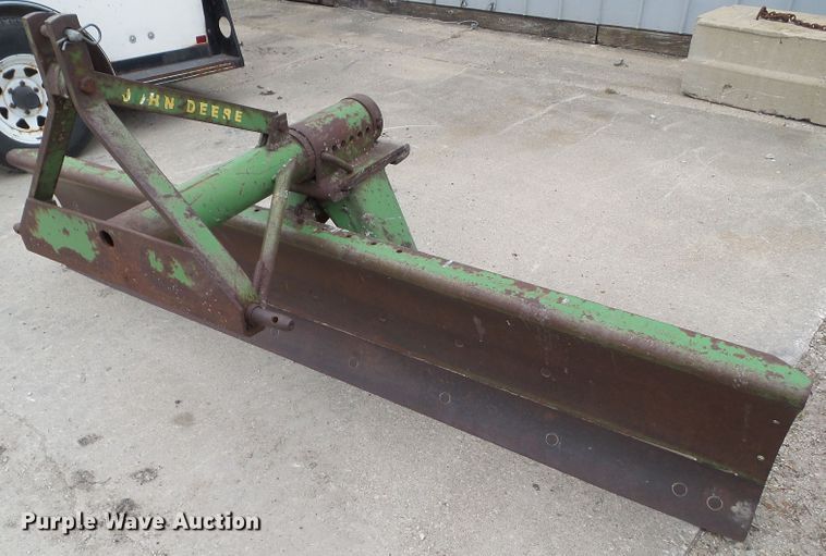 image for item GX9018 John Deere 8'W blade