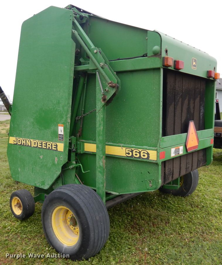 image for item GY9055 1998 John Deere 566 round baler