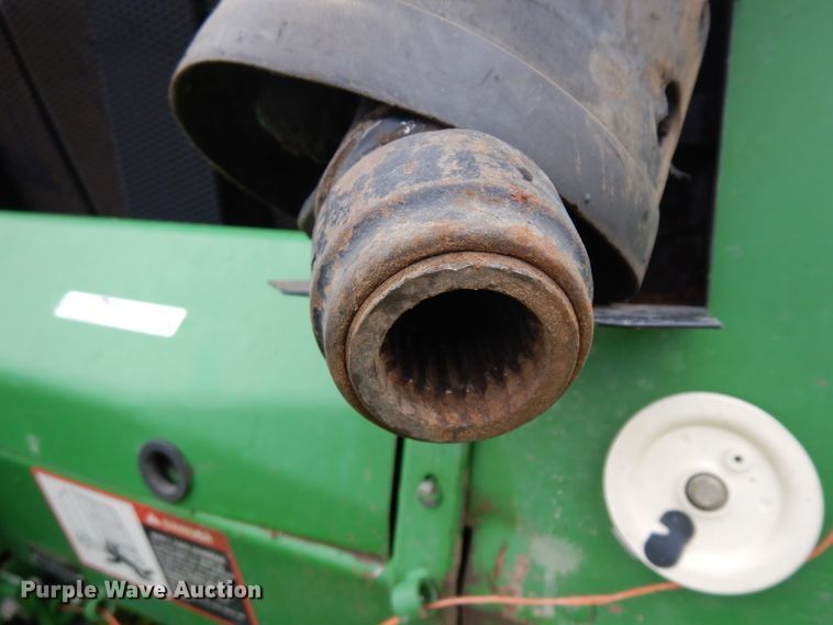 image for item GY9055 1998 John Deere 566 round baler