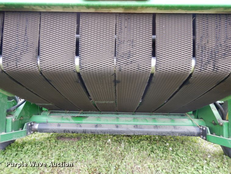 image for item GY9055 1998 John Deere 566 round baler